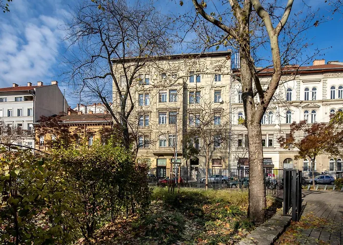 Appartement Alma - Sunny Three Bedroom *
