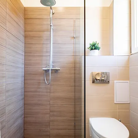 Alma - Sunny Three Bedroom