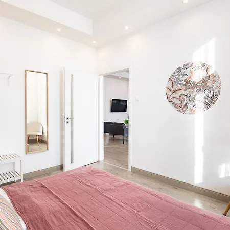 Apartment Sunny Three Bedroom