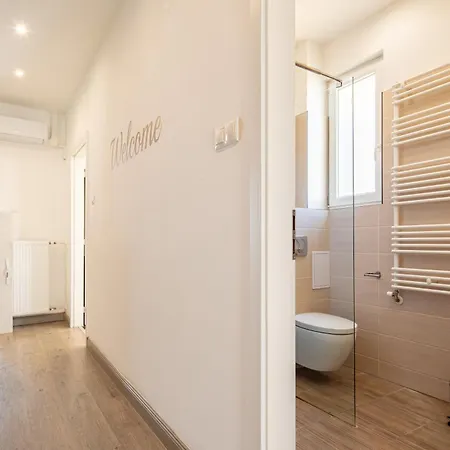 Sunny Three Bedroom Apartment Budapest