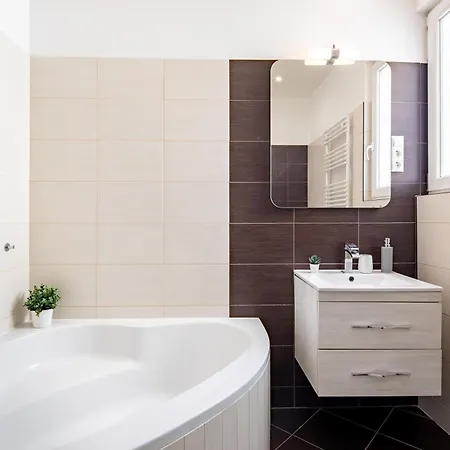 Sunny Three Bedroom Budapest