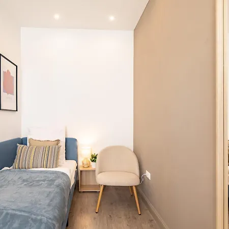 Apartment Sunny Three Bedroom Budapest