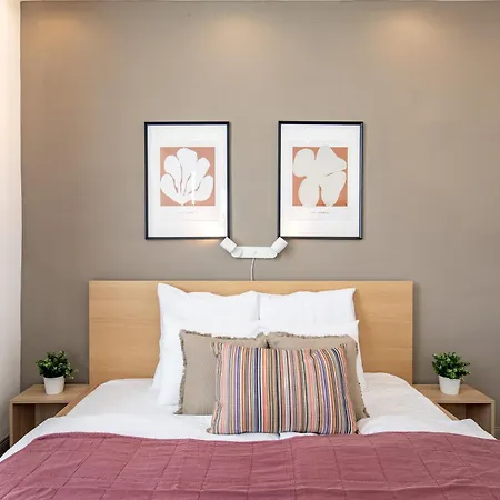 Apartment Sunny Three Bedroom Budapest