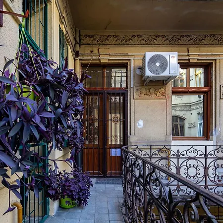 Alma - Sunny Three Bedroom