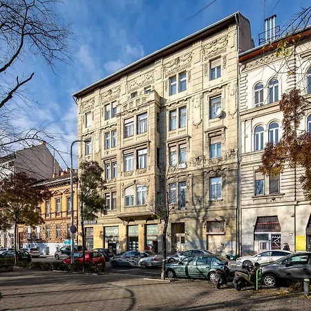 Alma - Sunny Three Bedroom