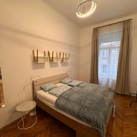 شقة Alma - Sunny Three Bedroom بودابست