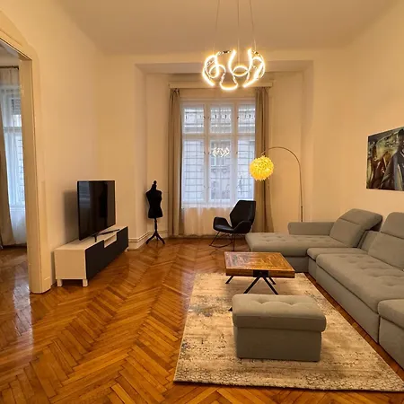 Alma - Sunny Three Bedroom