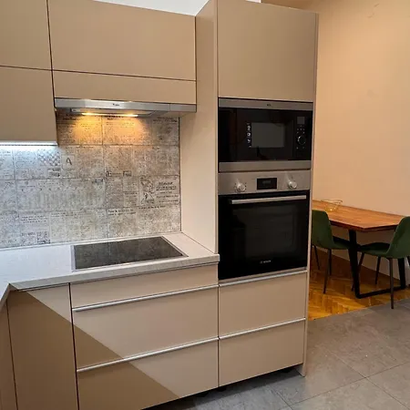 Alma - Sunny Three Bedroom Apartment Budapest
