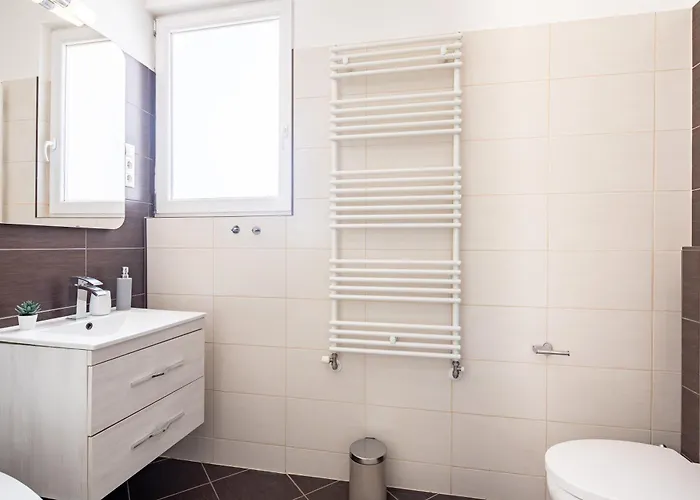 Alma - Sunny Three Bedroom