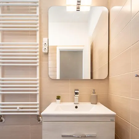 Sunny Three Bedroom