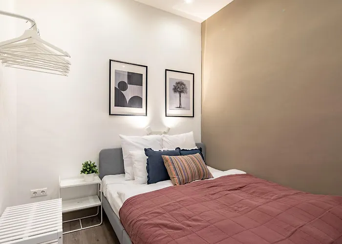 Alma - Sunny Three Bedroom